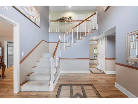 Entry Way - 113 Walnut Dr, Rogue River, OR 97537 photo 1 of 3