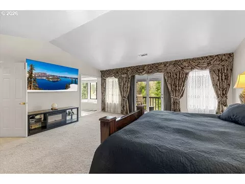 Bedroom - 113 Walnut Dr, Rogue River, OR 97537 photo 2 of 4