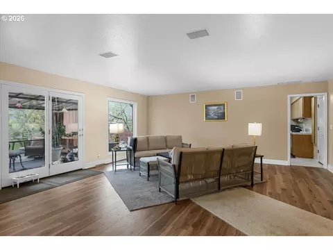 Living - 113 Walnut Dr, Rogue River, OR 97537 photo 1 of 2