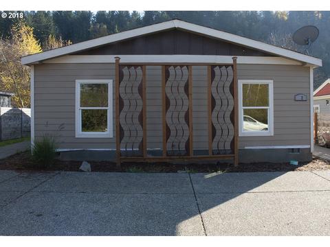22 Ruckel St, Cascade Locks, OR 97014 photo 1
