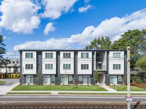 10985 E Burnside St #3, Portland, OR 97216