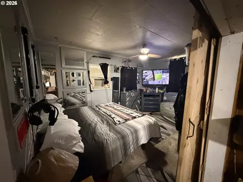 Bedroom - 618 S Main St, Pendleton, OR 97801 photo 1 of 1
