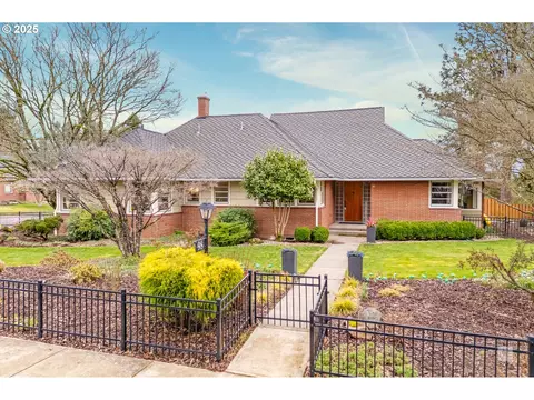 98 NW Wilson Ave, Gresham, OR 97030