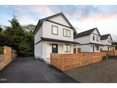 646 SE Reef Ave, Lincoln City, OR 97367