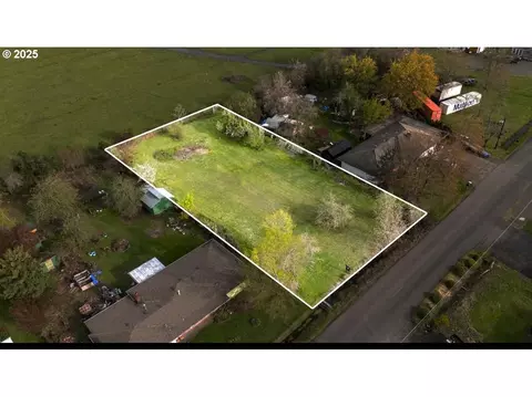 500 View Ln, Lebanon, OR 97355