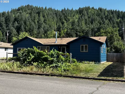 47753 W 2nd St, Oakridge, OR 97463