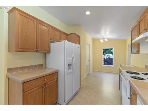 1949 SE Palmquist Rd #73, Gresham, OR 97080 photo 8
