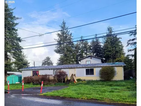 63515 Grand Rd, Coos Bay, OR 97420