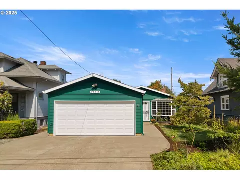 7413 SEllis St, Portland, OR 97206