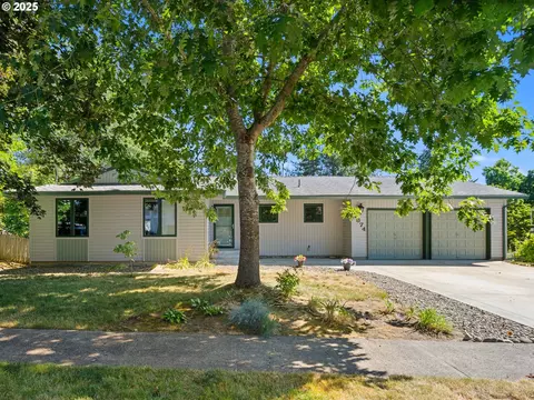1874 SW 13th Ct, Gresham, OR 97080
