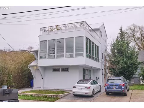 3520 NE Rodney Ave, Portland, OR 97212