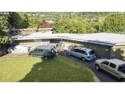 895 S 57th St, Springfield, OR 97478 photo 1