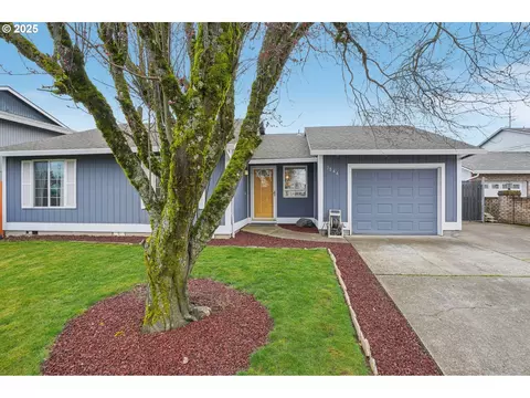 2544 SW 23rd St, Troutdale, OR 97060