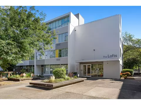 900 NE 81st Ave #111, Portland, OR 97213