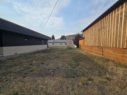 E First, Wallowa, OR 97885 photo 2