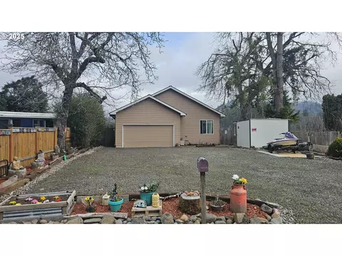 2021 Inland Way, Springfield, OR 97477