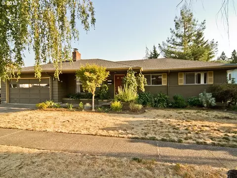 300 E 5th St, Newberg, OR 97132 photo 1