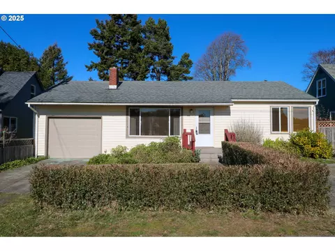 151 Fink St, Coos Bay, OR 97420
