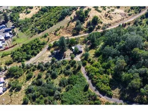 2167 Jackie Ave, Roseburg, OR 97471