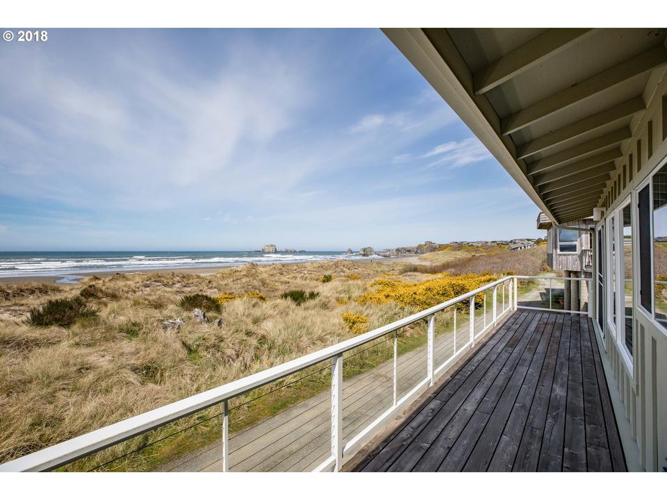 3010 Beach Loop Dr, Bandon, OR 97411