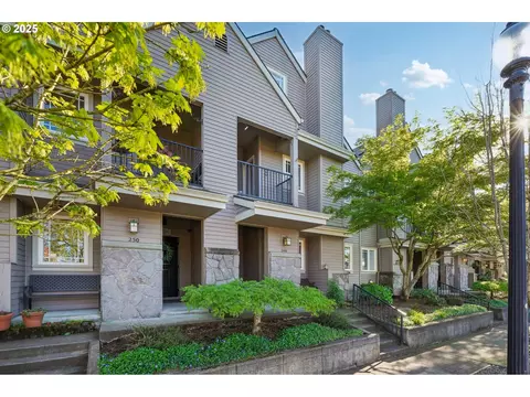 240 NE 5th St, Gresham, OR 97030