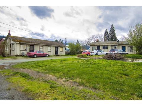 316 Maple St, Riddle, OR 97469 photo 1