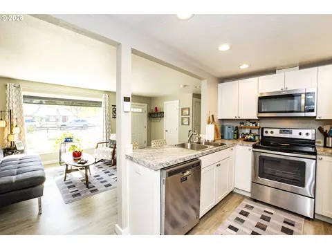 Kitchen - 1161 W 18th Ave, Eugene, OR 97402 photo 1 of 2