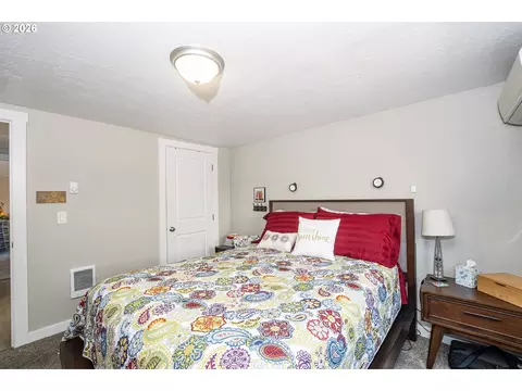 Bedroom - 1161 W 18th Ave, Eugene, OR 97402 photo 4 of 4