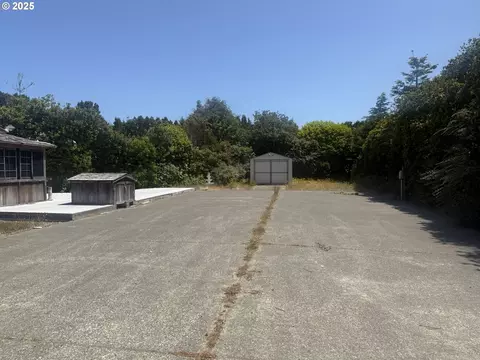 1601 Rhododendron Dr #594, Florence, OR 97439