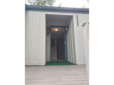 2223 Hawkins Ln, Eugene, OR 97405 photo 1
