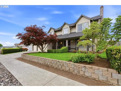 Exterior - 2350 NW 26th Ave, Camas, WA 98607 photo 3 of 11
