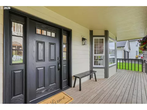 Exterior - 2350 NW 26th Ave, Camas, WA 98607 photo 4 of 11