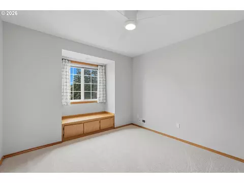Bedroom - 2350 NW 26th Ave, Camas, WA 98607 photo 3 of 6