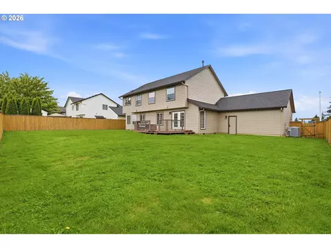 Exterior - 2350 NW 26th Ave, Camas, WA 98607 photo 10 of 11