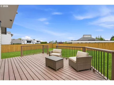 Exterior - 2350 NW 26th Ave, Camas, WA 98607 photo 7 of 11