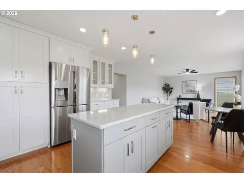 Kitchen - 2350 NW 26th Ave, Camas, WA 98607 photo 3 of 8