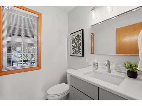 Bath - 2350 NW 26th Ave, Camas, WA 98607 photo 1 of 4