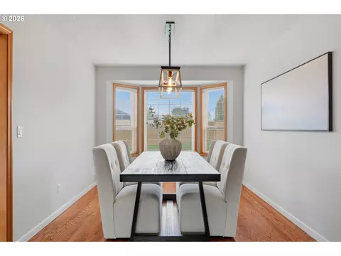 Dining - 2350 NW 26th Ave, Camas, WA 98607 photo 2 of 2