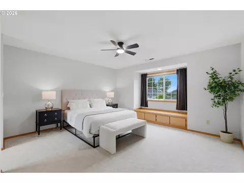 Bedroom - 2350 NW 26th Ave, Camas, WA 98607 photo 1 of 6