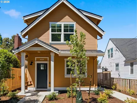 3395 SE 43rd Ave #A, Portland, OR 97202