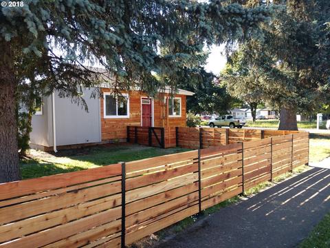 842 18th St, Springfield, OR 97477 photo 1
