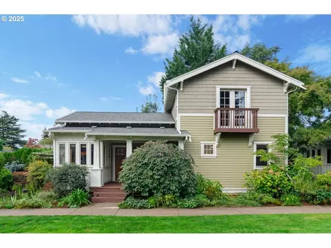 7025 SE Clinton St, Portland, OR 97206