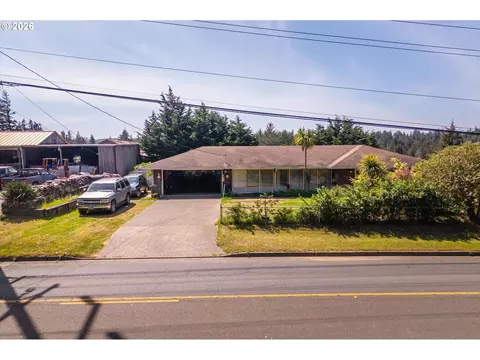 2335 Woodland Dr, Coos Bay, OR 97420
