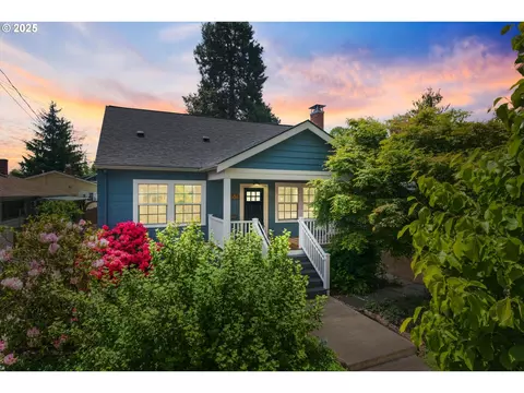 8036 NE Oregon St, Portland, OR 97213
