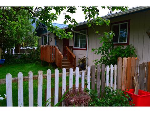 461 Fir, Powers, OR 97466 photo 1