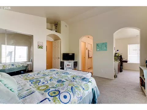 Bedroom - 5304 Wales Dr, Eugene, OR 97402 photo 9 of 9