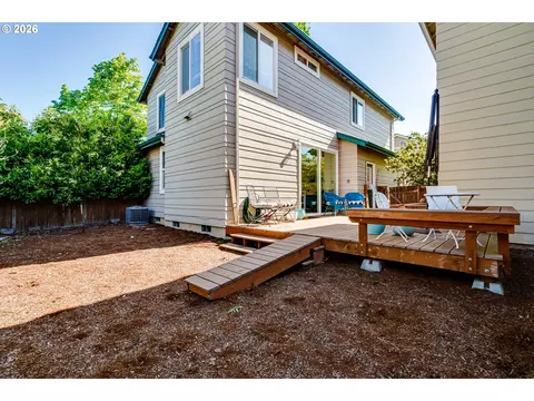 Exterior - 5304 Wales Dr, Eugene, OR 97402 photo 4 of 5