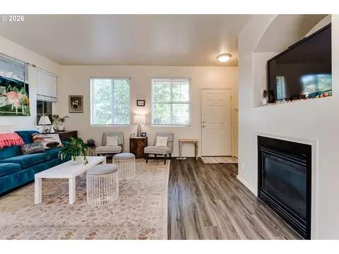 Living - 5304 Wales Dr, Eugene, OR 97402 photo 4 of 4