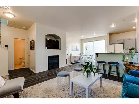 Living - 5304 Wales Dr, Eugene, OR 97402 photo 1 of 4