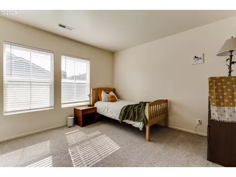 Bedroom - 5304 Wales Dr, Eugene, OR 97402 photo 1 of 9